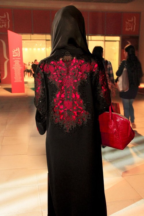 beautiful design of abaya