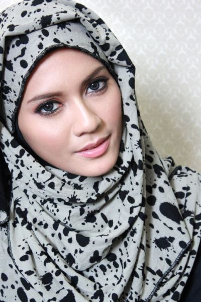 cute hijab style in malay