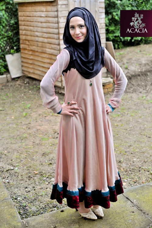 simple design of abaya